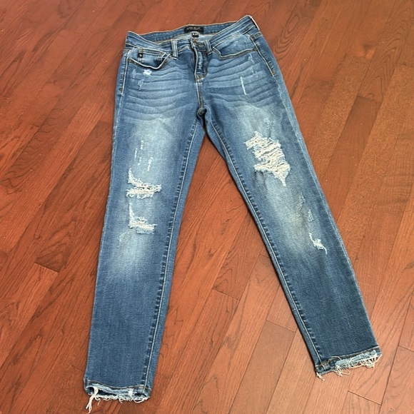 Women’s Judy Blue Distressed Skinny Jeans - Picture 6 of 9